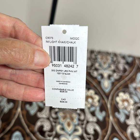 Coach Beige and White Wallet Like new condition MSRP 228 - Picture 4 of 16